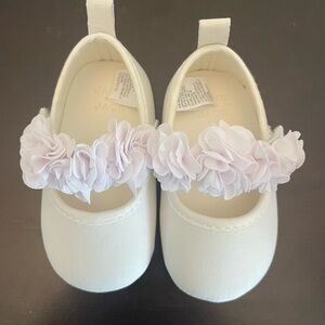 Janie and Jack White Floral Baby Shoes- size 3/6 months